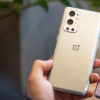 OnePlus9和9Pro5G现已发售有两个免费配件供您选择