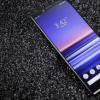 索尼Xperia1III早期的动手视频指向更好的相机但缺点仍然存在