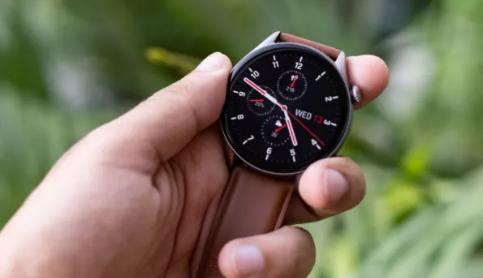 Amazfit新款长效智能手表三件套抵达市场