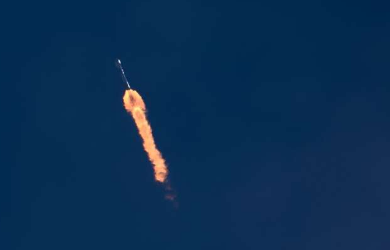 SpaceX猎鹰9号火箭遭遇罕见故障